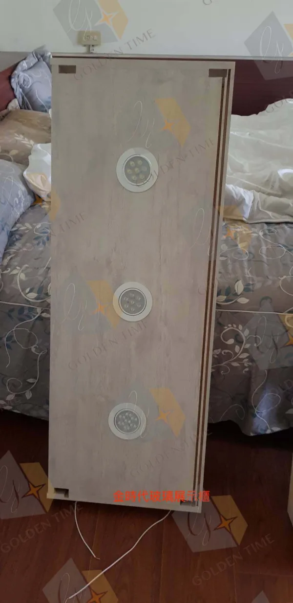 04-訂製精品展示櫃