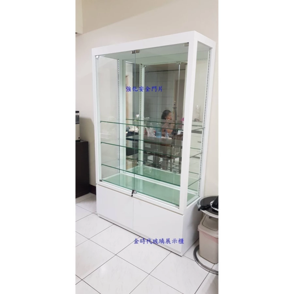 tw-11134201-7r98o-lw5v2vyrm7q2f5@resize_w900_nl.webp 09-單層載重50公斤.4尺高亮度LED條燈多功能精品展示櫃