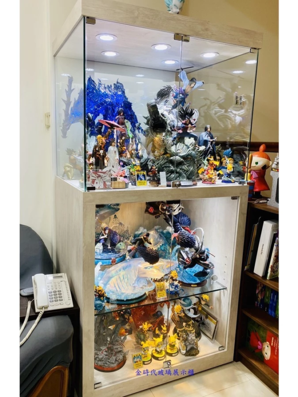 10-訂製強化門片&強化層板+高亮度LED精品展示櫃