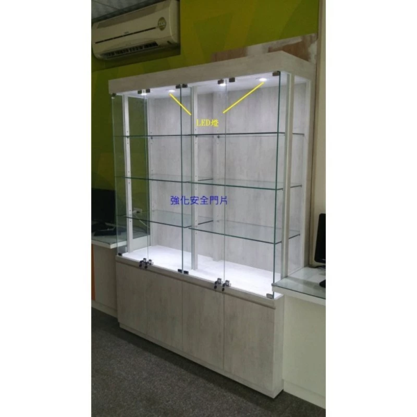 05-高亮度5尺LED精品展示櫃