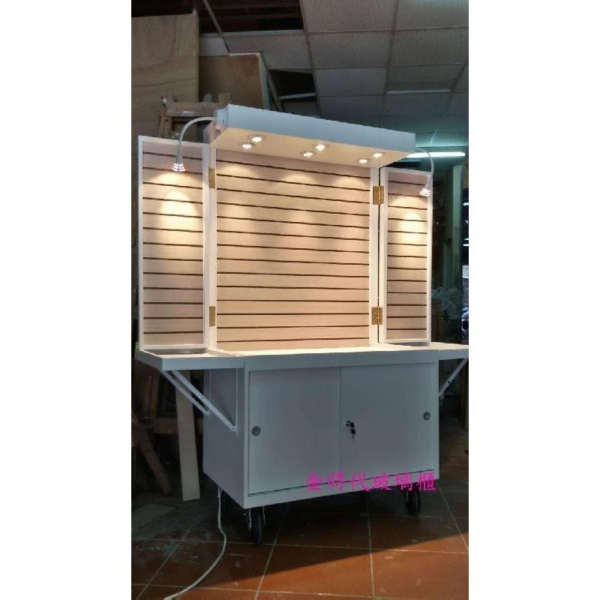 tw-11134201-7r98t-lw5v3yuupcsh21@resize_w900_nl.webp 10-高亮度LED多功能飾品車