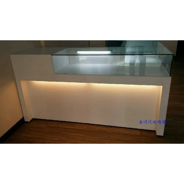 tw-11134201-7r98u-lw5v44uzx2420e.webp 11-訂製多功能抽盤式精品櫃