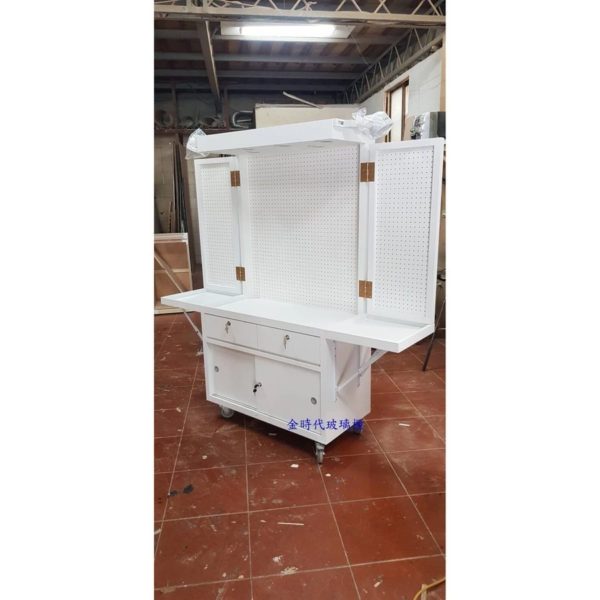 tw-11134201-7r98w-lw5v3l12xs8oaa@resize_w900_nl.webp 09-高亮度洞洞板飾品車