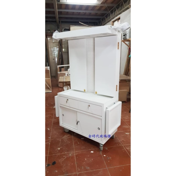 tw-11134201-7r98w-lw5v3l2qvcl8bf@resize_w900_nl.webp 09-高亮度洞洞板飾品車