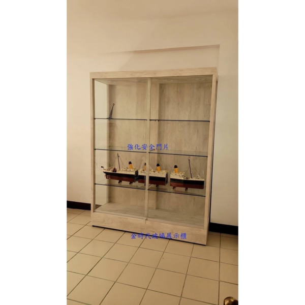 tw-11134201-7r98y-lw5v1yk8hz23c7@resize_w900_nl.webp 09-訂製強化門片高亮度LED展示櫃