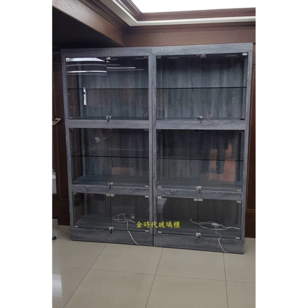 tw-11134201-7r98y-lw5v2xhpdstr97@resize_w900_nl.webp 14-訂製高亮度LED精品展示櫃