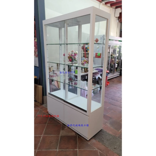 tw-11134201-7r98z-lw5v29yvt1h7a4@resize_w900_nl.webp 17-強化門片&高亮度LED精品展示櫃