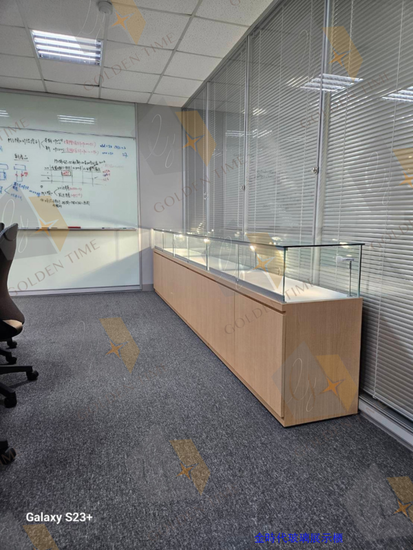 18-手機珠寶手錶展示櫃