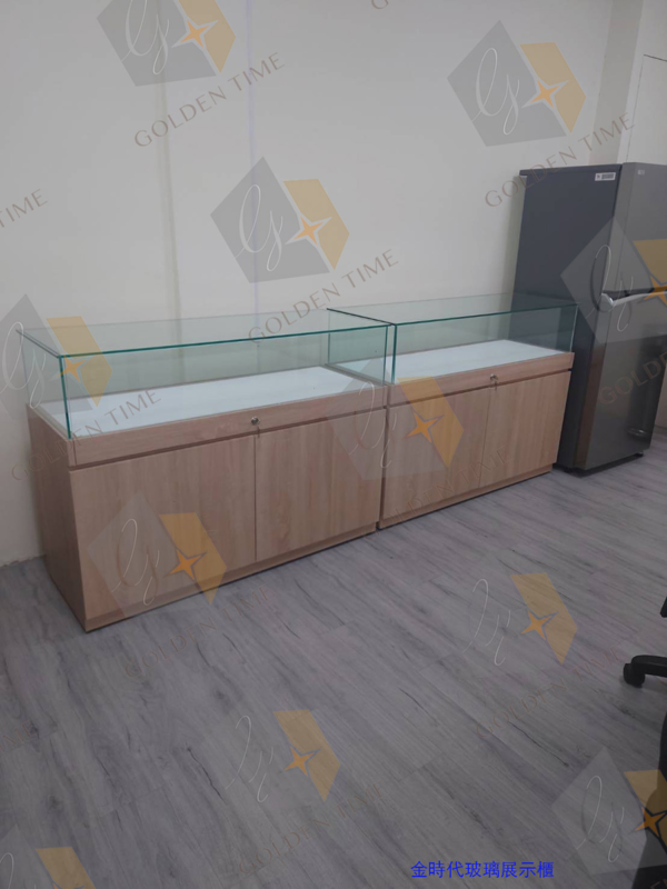 31-手機珠寶手錶展示櫃