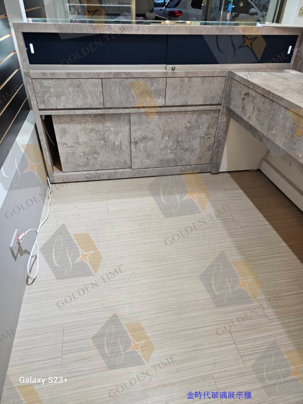 08-手機珠寶手錶展示櫃