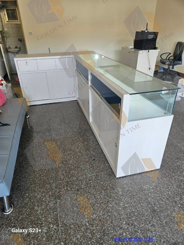 14-手機珠寶手錶展示櫃
